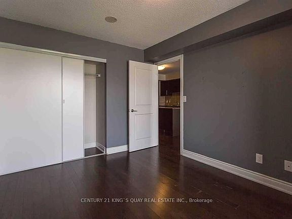 5th image of 233 S Park Rd #806