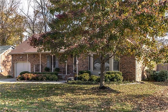 1st image of 115 Hermitage Dr