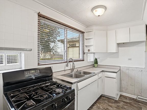 4th image of 34223 N Harrison Ave