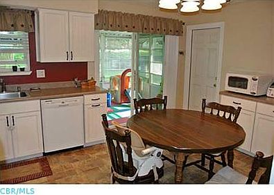 4th image of 1823 Lakeview Dr