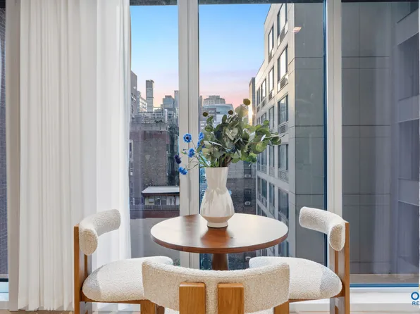 250 East 25th Street image 1 of 26