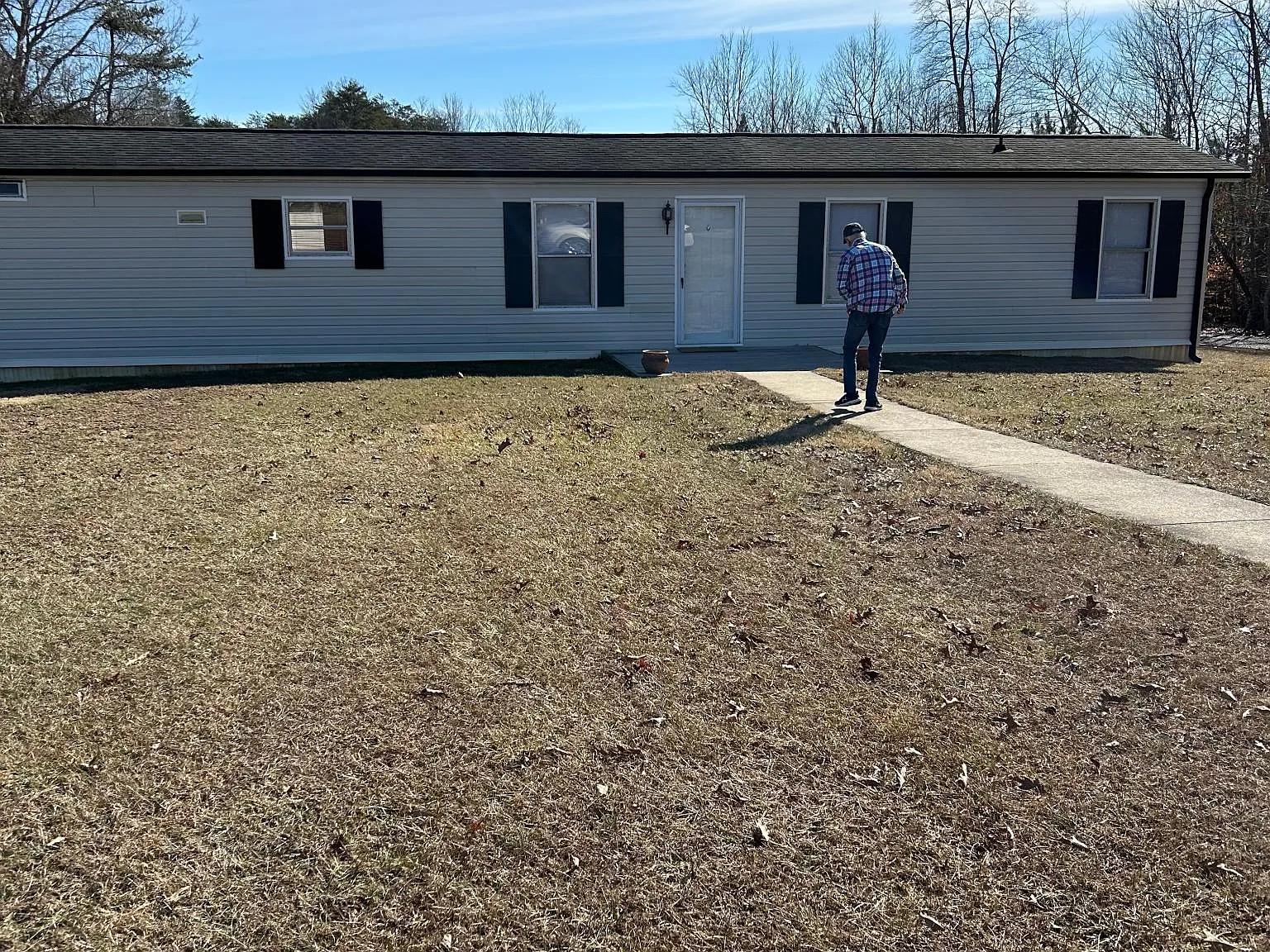 3 bed, 1000 sqft, $1,000 — Photo 1