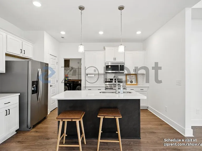 203 Hudson Dr — Photo 12