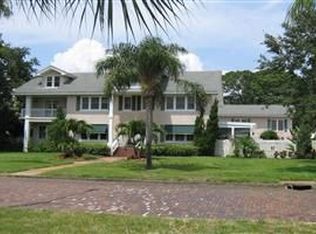 135 Sunset Dr N, Saint Petersburg, FL 33710