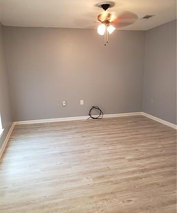 4th image of 2856 Dove Ave