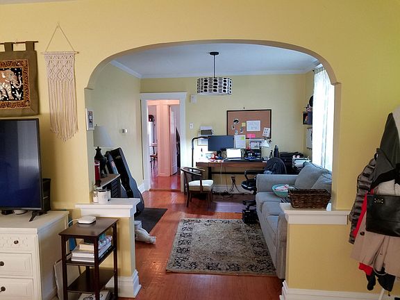 5th image of 1042 Art Hill Pl #A