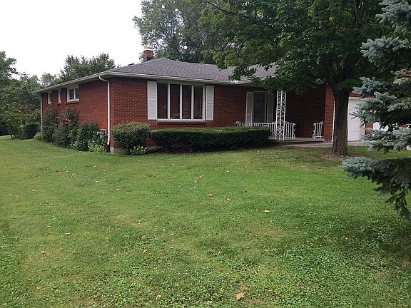 3rd image of 11051 Fairview Dr