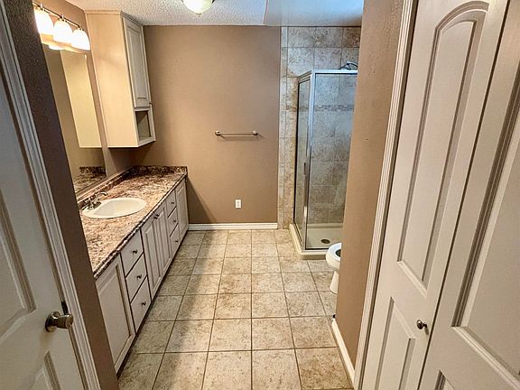 3rd image of 1014 Avenue B