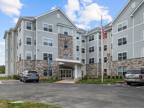 4th image of 1009 E Dublin Granville Rd #658f640b6