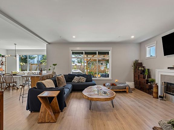 3rd image of 6541 Noblewood Pl