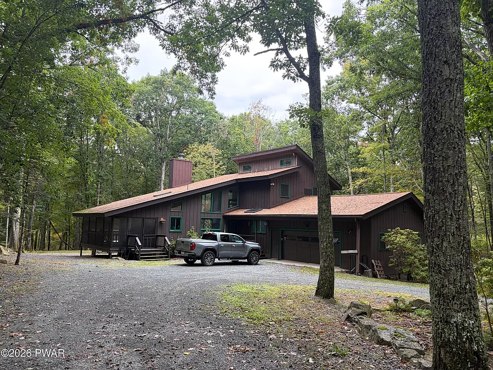 801 Mews Ct