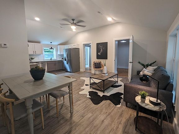 4th image of 443 Friendship Rd
