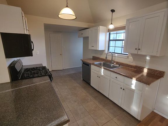 3rd image of 232 La Salle Dr