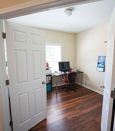 3rd image of 2052 Lake Vista Dr