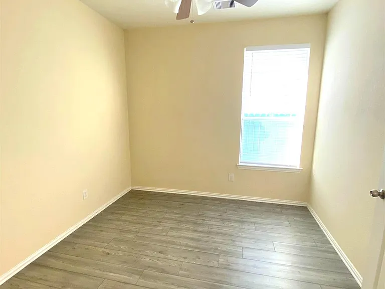 29880 Dovetail Bluff Ln — Photo 3