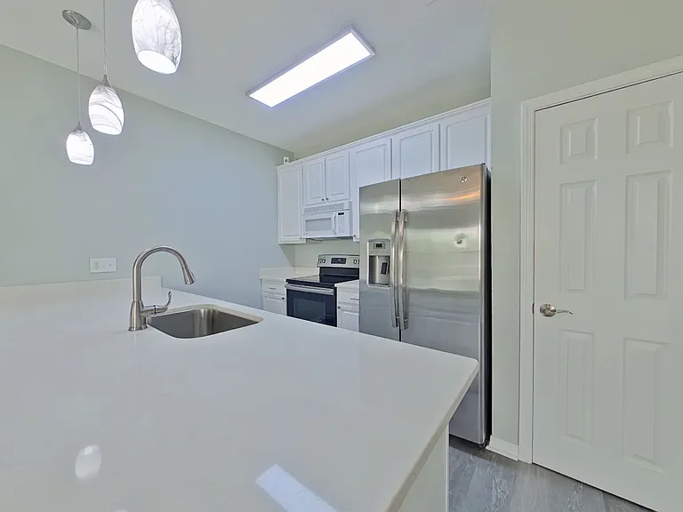7-web-or-mls-5 Kitchen-6_04142026