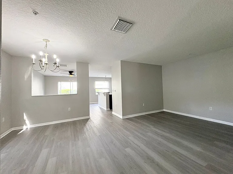 314 Freedoms Ring Dr — Photo 4