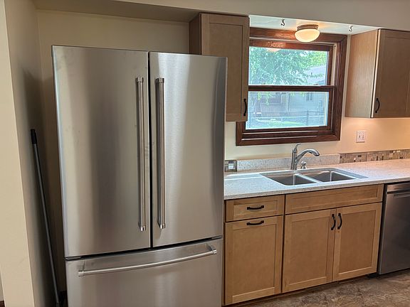 Kitchen refrigerator