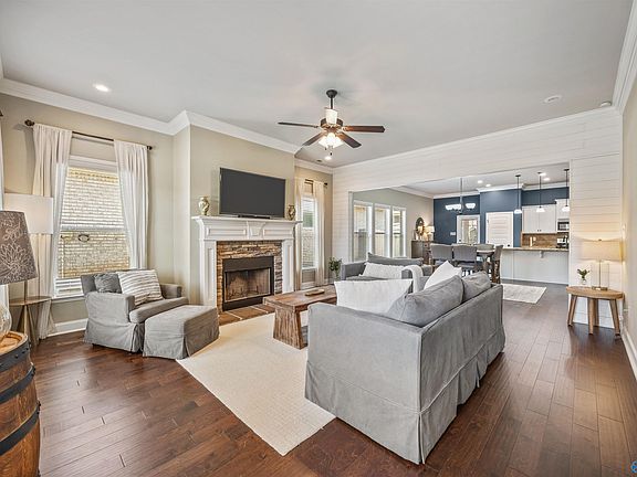 3rd image of 114 Princewater Dr