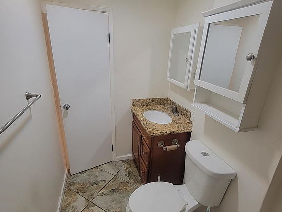 3rd image of 450 Kenoak Dr #3