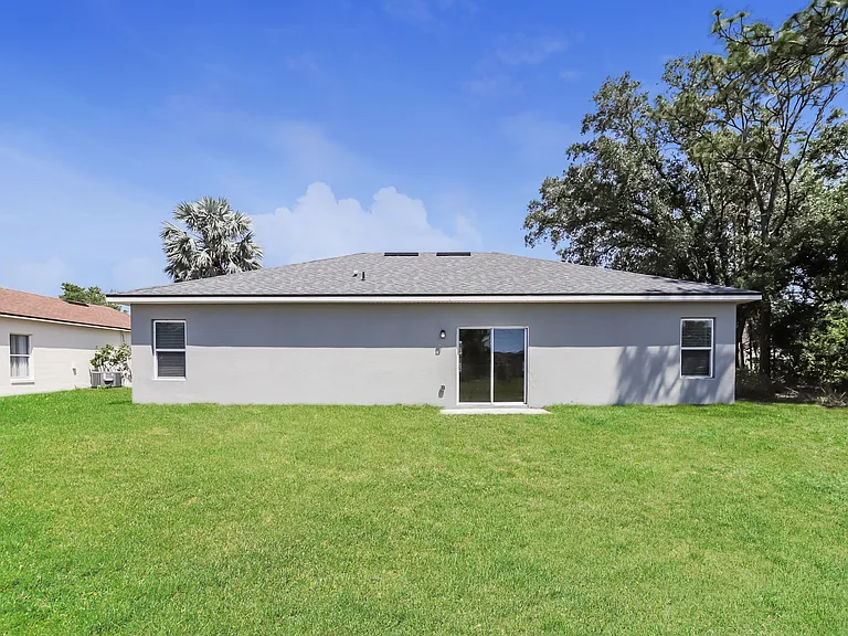 708 Martin Ln — Photo 14