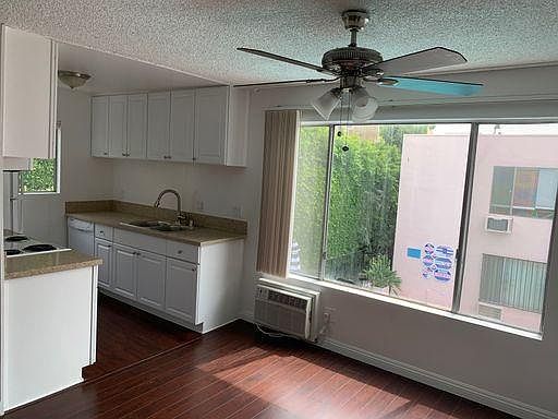 5th image of 956 Palm Ave #207