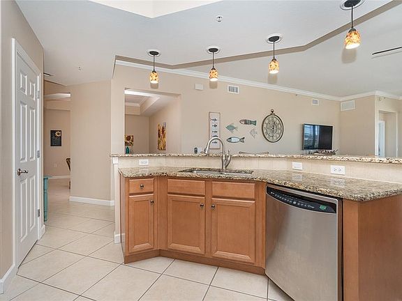 8581 Amberjack Cir UNIT 203, Englewood, FL 34224 | MLS #D6130186 | Zillow