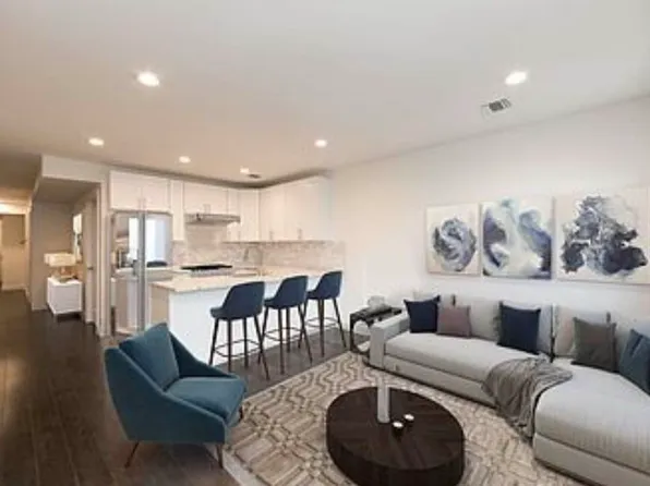 2271a Pacific Street image 1 of 11