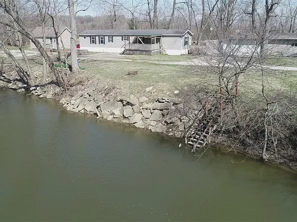 1694 E Thousand North Rd, Shelbyville, IL 62565