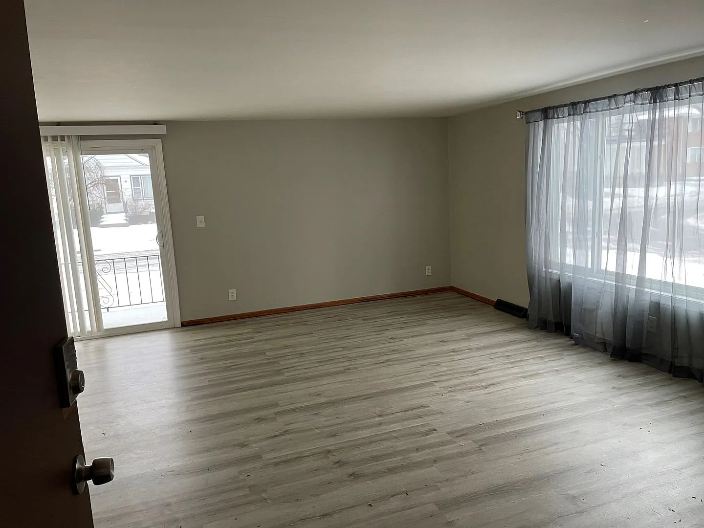 Angle-Tyler Apartments — Photo 3