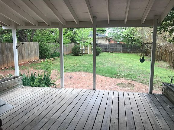 Covered Patio & Fenced Backyard