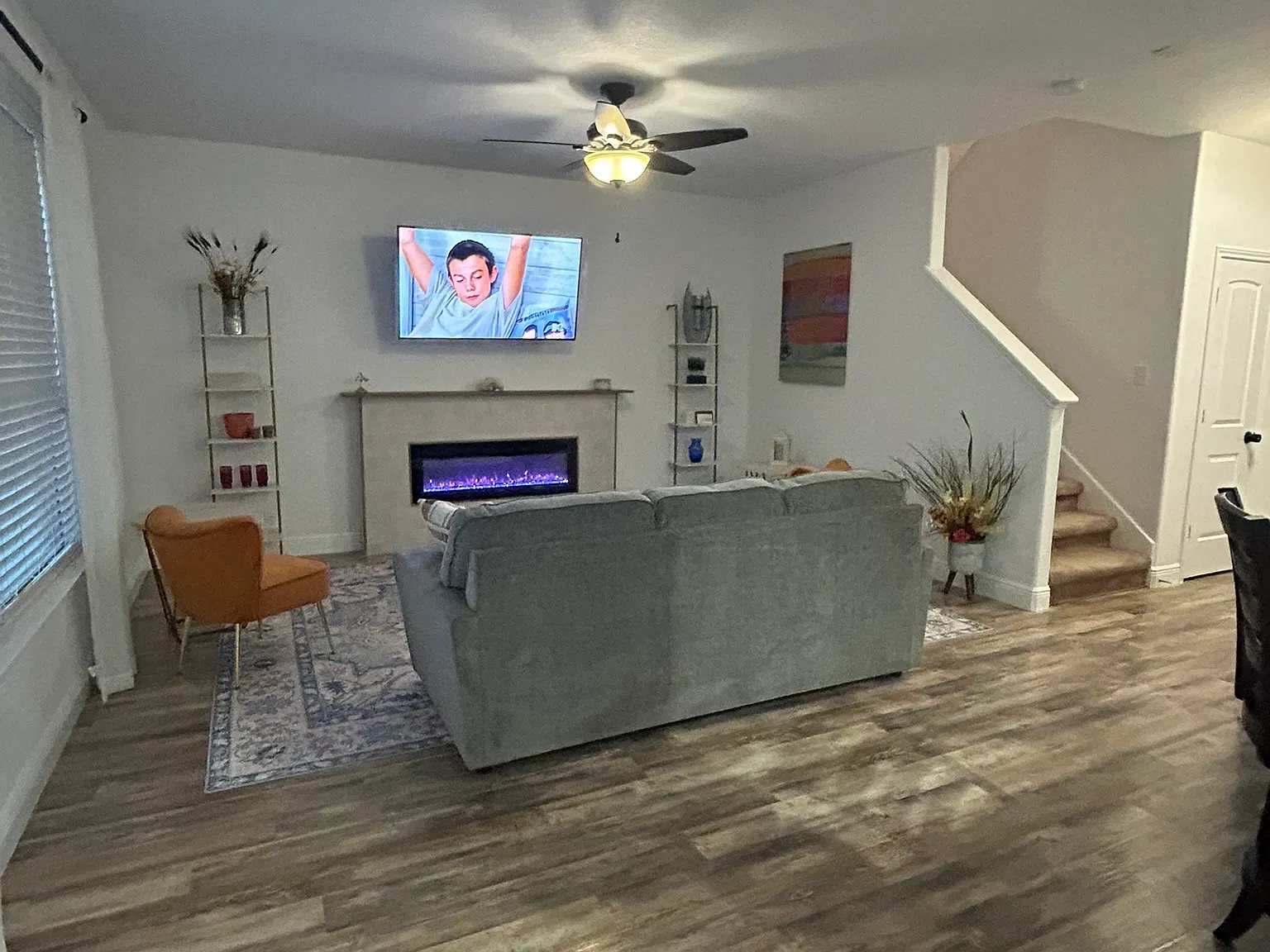 5 bed, 2.5 bath, 2404 sqft, $750 — Photo 3