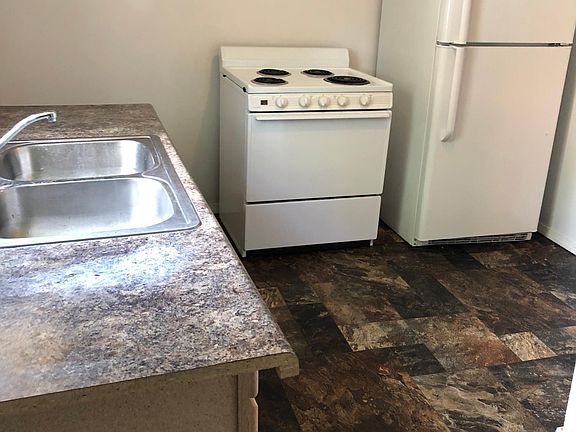 3rd image of 1400 E 5th St #3