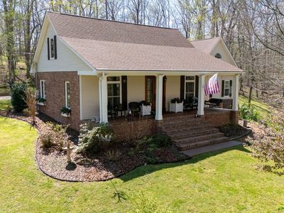 1423 Deerwood Dr, Burns, TN, 37029
