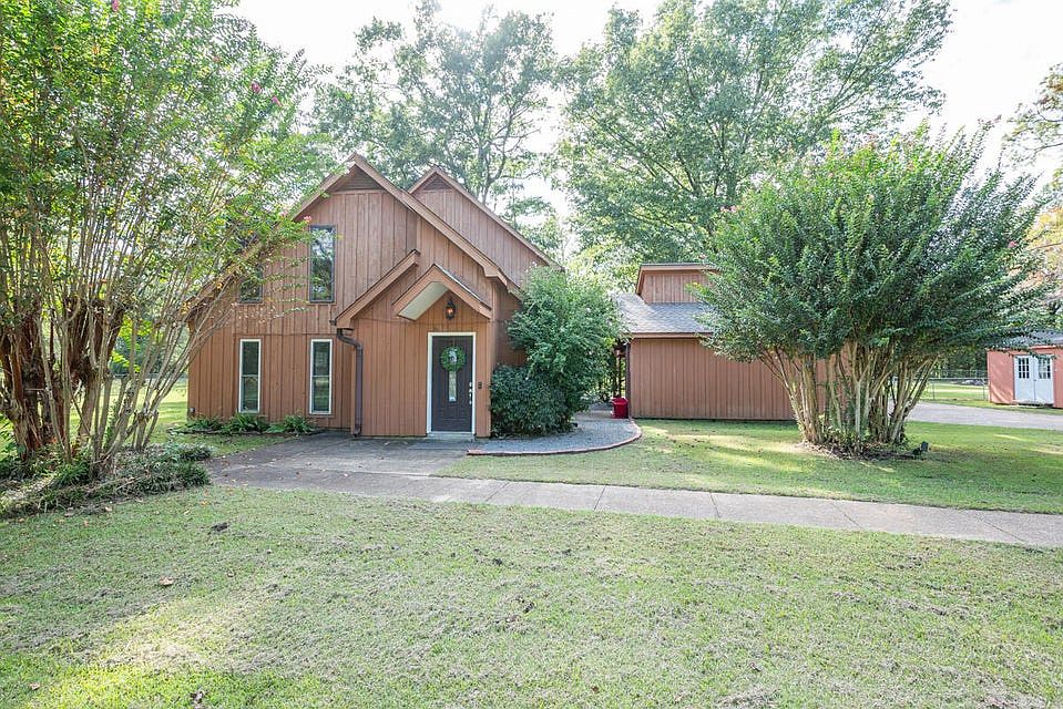 1st image of 47 Whispering Pines Cir