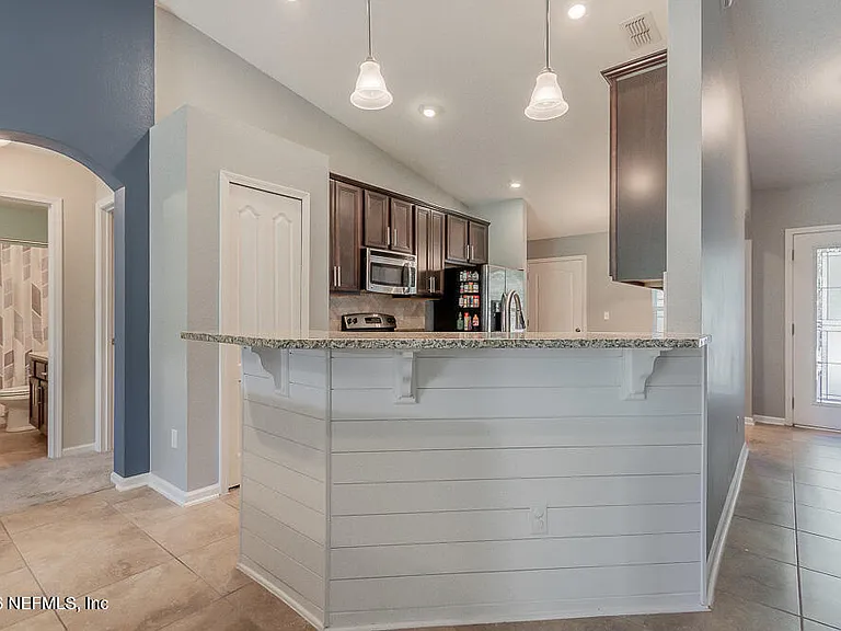 13328 Smithwick Ln — Photo 17