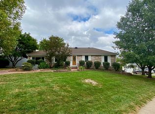 425 S 111th St, Omaha, NE 68154