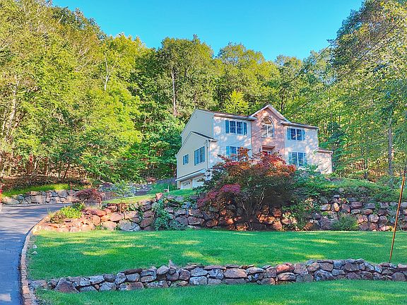 2nd image of 281 Kinnelon Rd