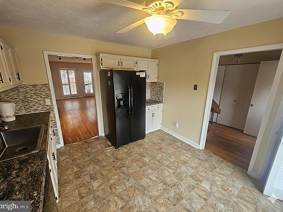 3rd image of 28 Club Ln