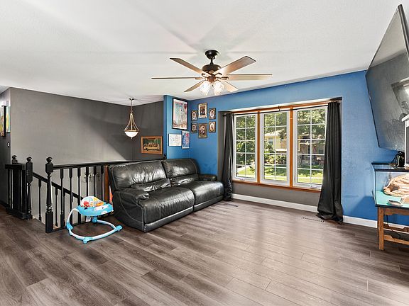 3rd image of 411 Scandia Ave