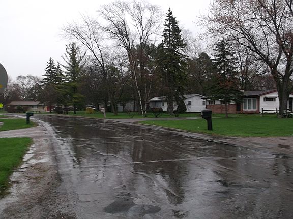 3rd image of 3035 S Outer Dr
