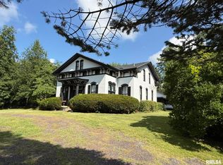 503 W Sheridan Rd, Petersburg, IL 62675