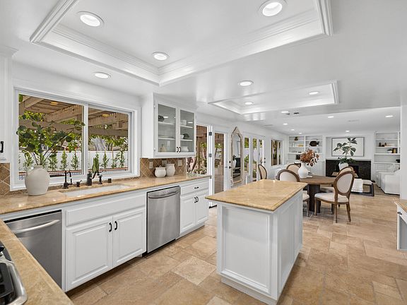 4th image of 1801 Santiago Dr