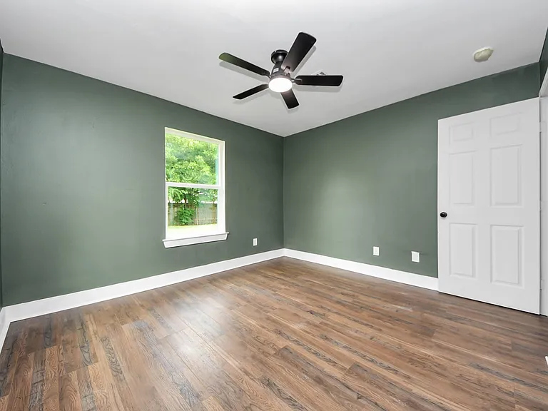 608 Trinity Ln — Photo 25