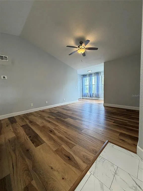 2 bed, 1.0 bath, 919 sqft, $1,600 — Photo 4