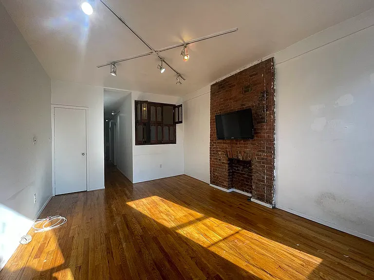 451 W 46th St #3A — Photo 3