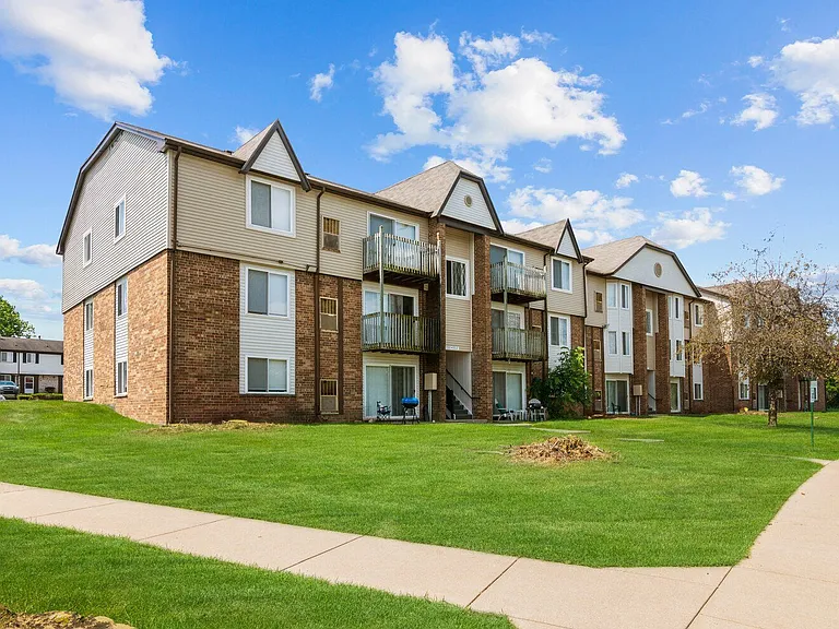 Residences at Grand Blanc Apartments - Grand Blanc, MI — Photo 52