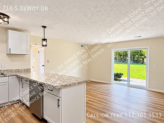 3rd image of 716 S Dewitt Dr