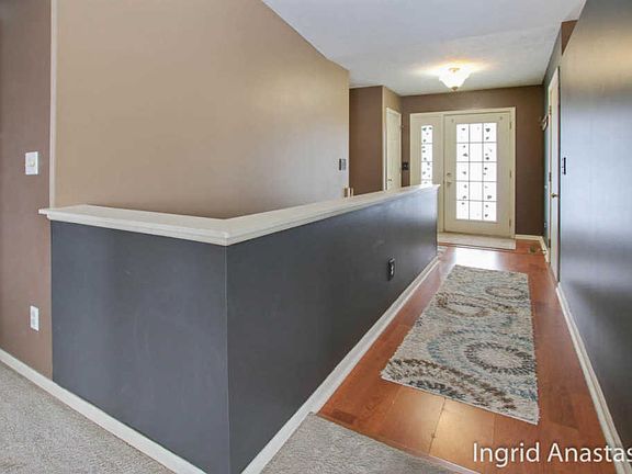 4th image of 4377 Summerlane Ave NE