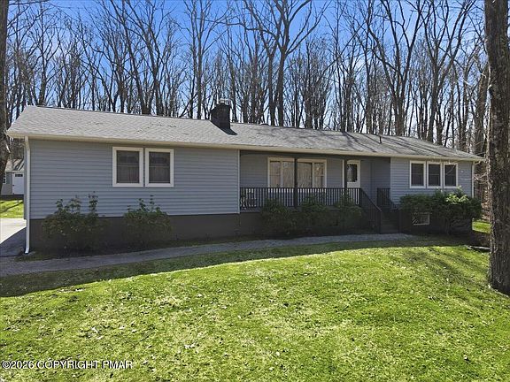4th image of 20 Huckleberry Dr